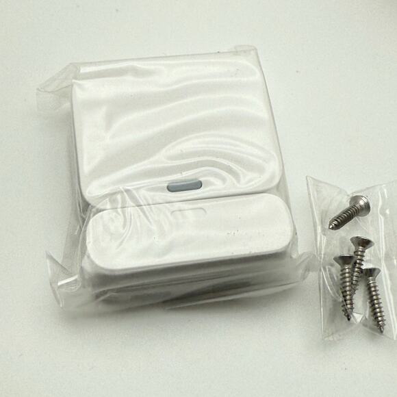 SimpliSafe Motion Sensor and 3 sets Entry Sensor New in Box - Picture 3 of 10